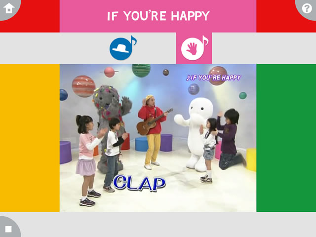 英語の歌で楽しく遊ぶ子供たち